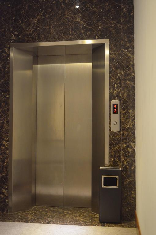 Mustika Gajah Mada Hotel ジャカルタ エクステリア 写真