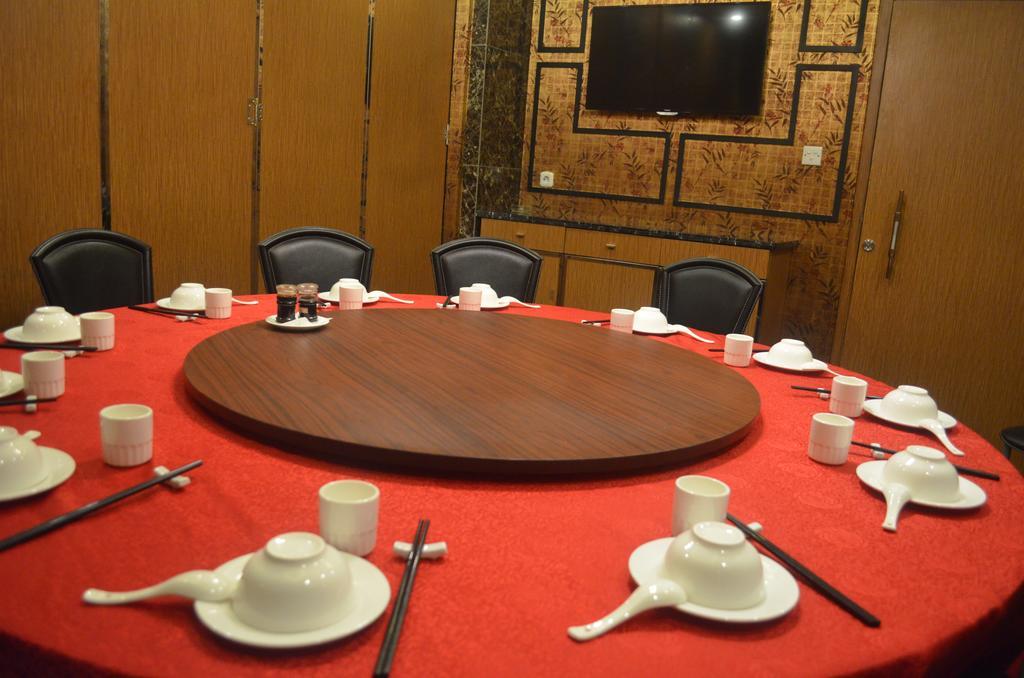 Mustika Gajah Mada Hotel ジャカルタ エクステリア 写真