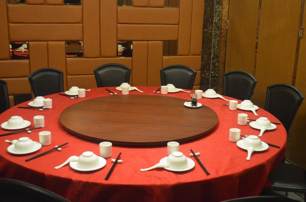 Mustika Gajah Mada Hotel ジャカルタ エクステリア 写真