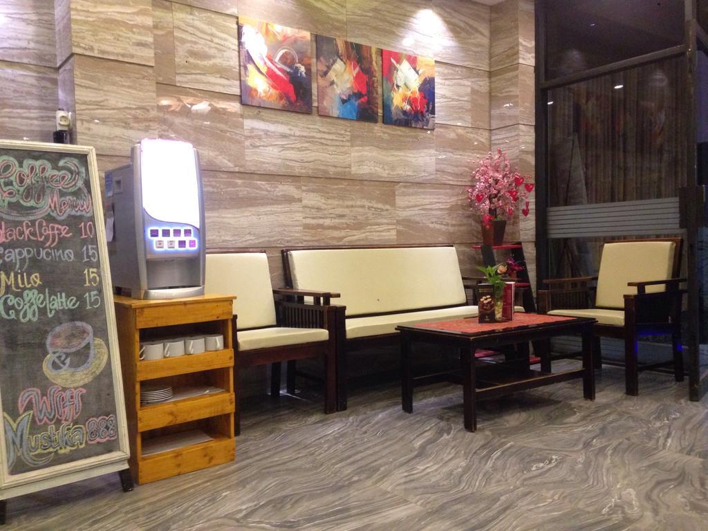 Mustika Gajah Mada Hotel ジャカルタ エクステリア 写真