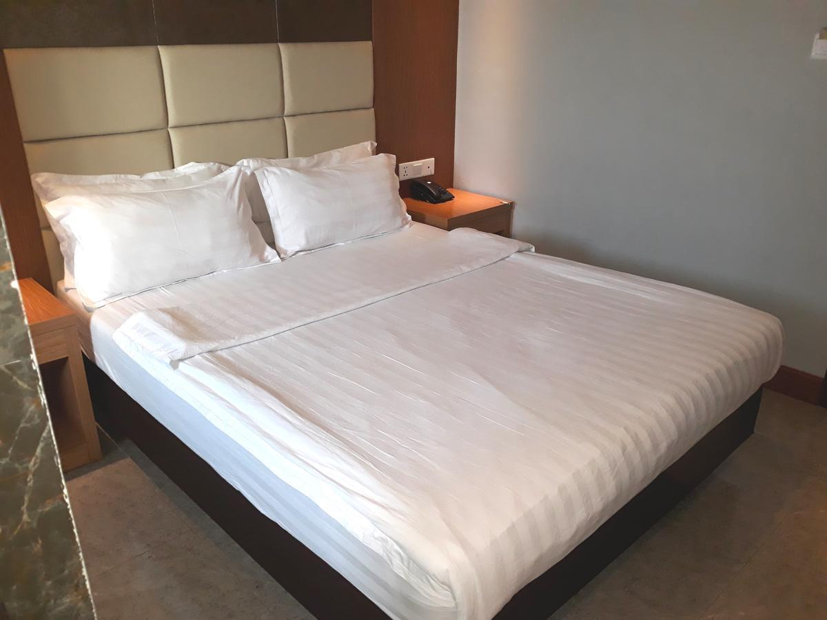 Mustika Gajah Mada Hotel ジャカルタ エクステリア 写真