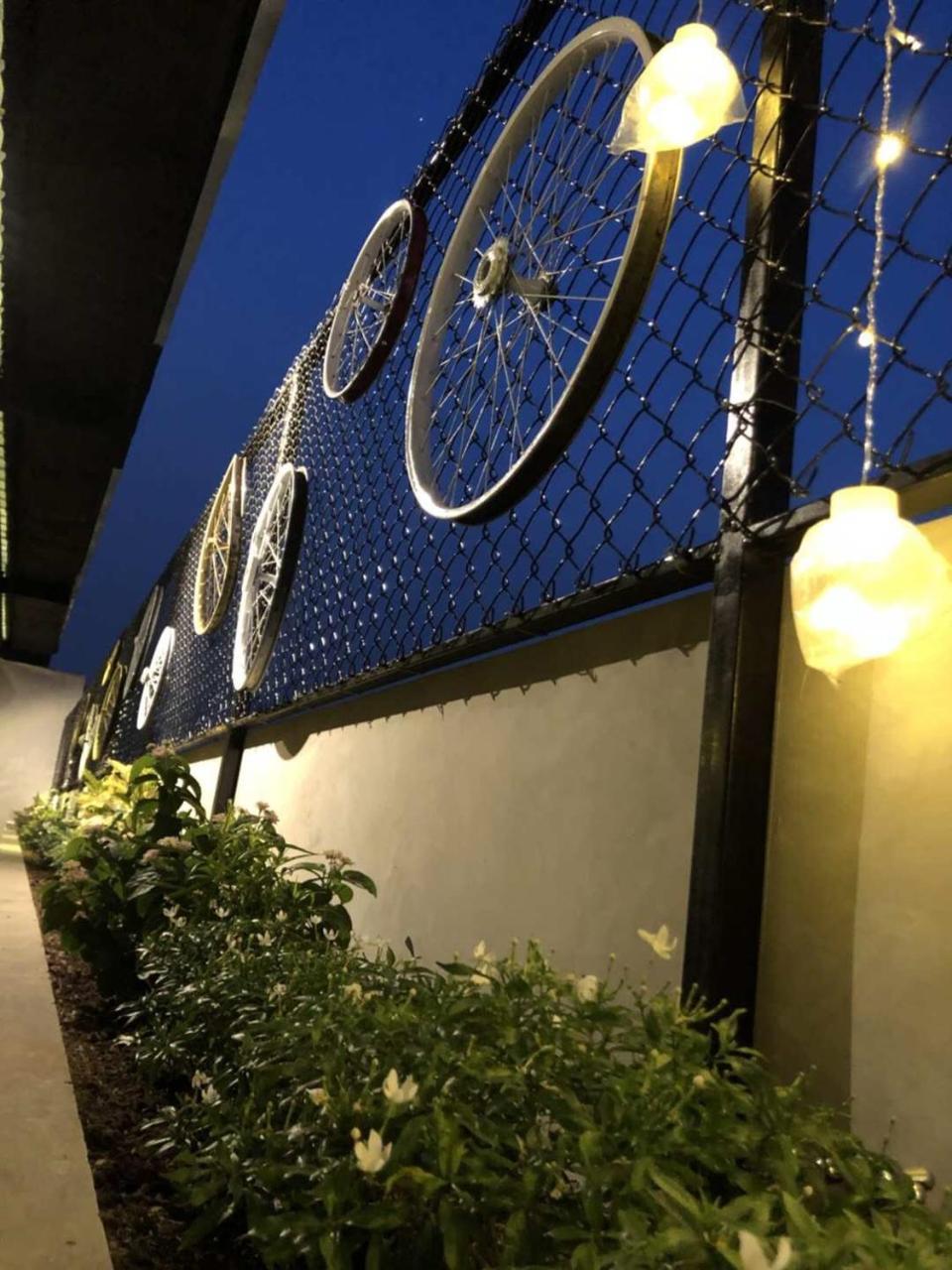 Mustika Gajah Mada Hotel ジャカルタ エクステリア 写真